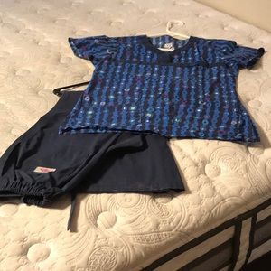 Good used condition scrub set
